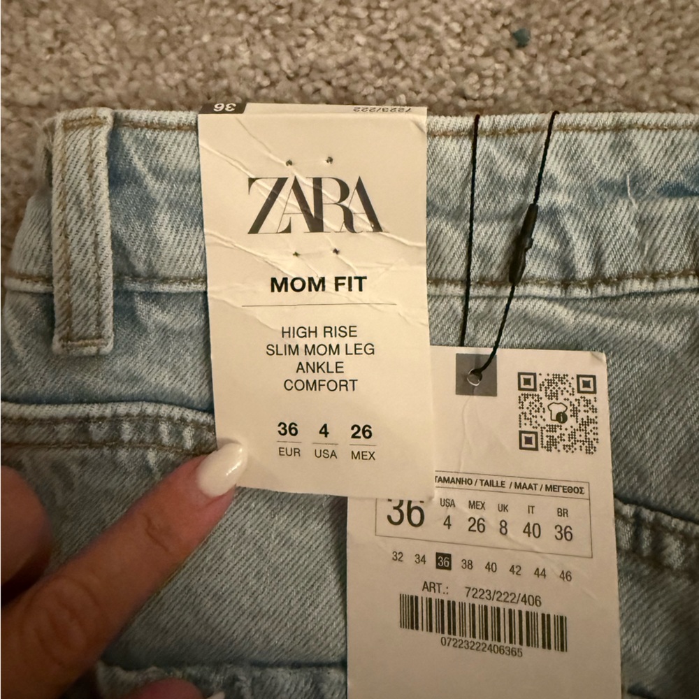 Super cute Zara light wash mom jeans!!
